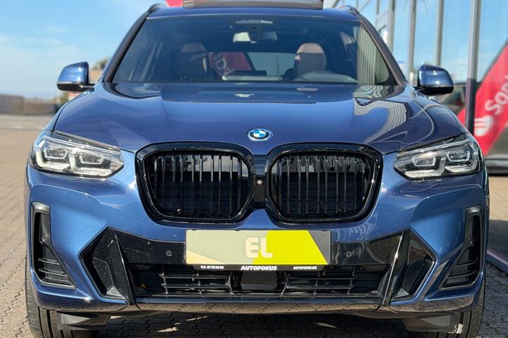 Blå BMW iX3 fra 2023