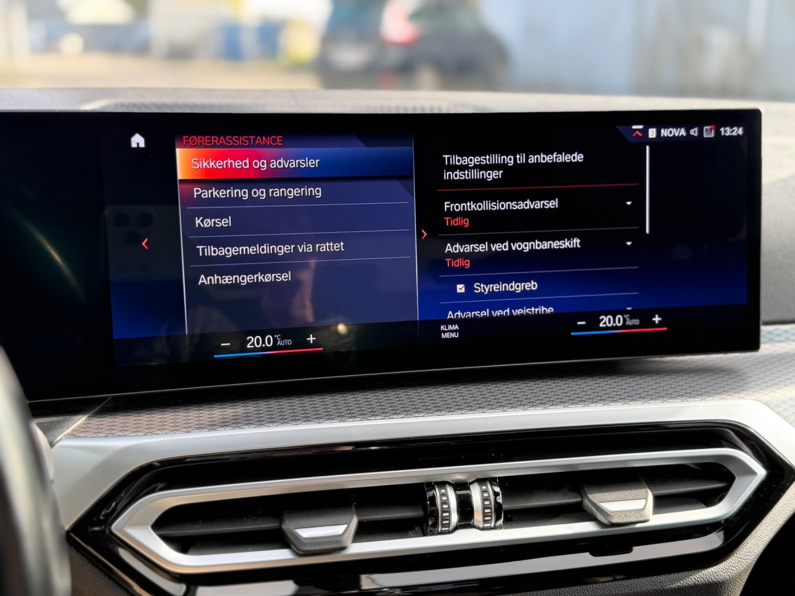Grå BMW i4 fra 2024