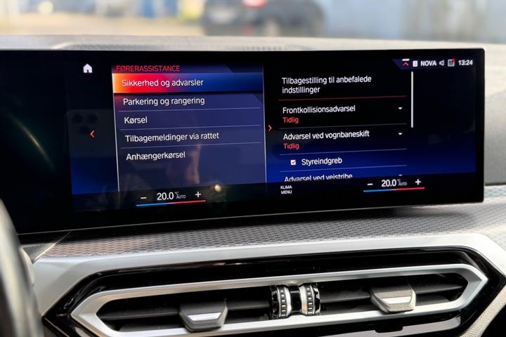 Grå BMW i4 fra 2024