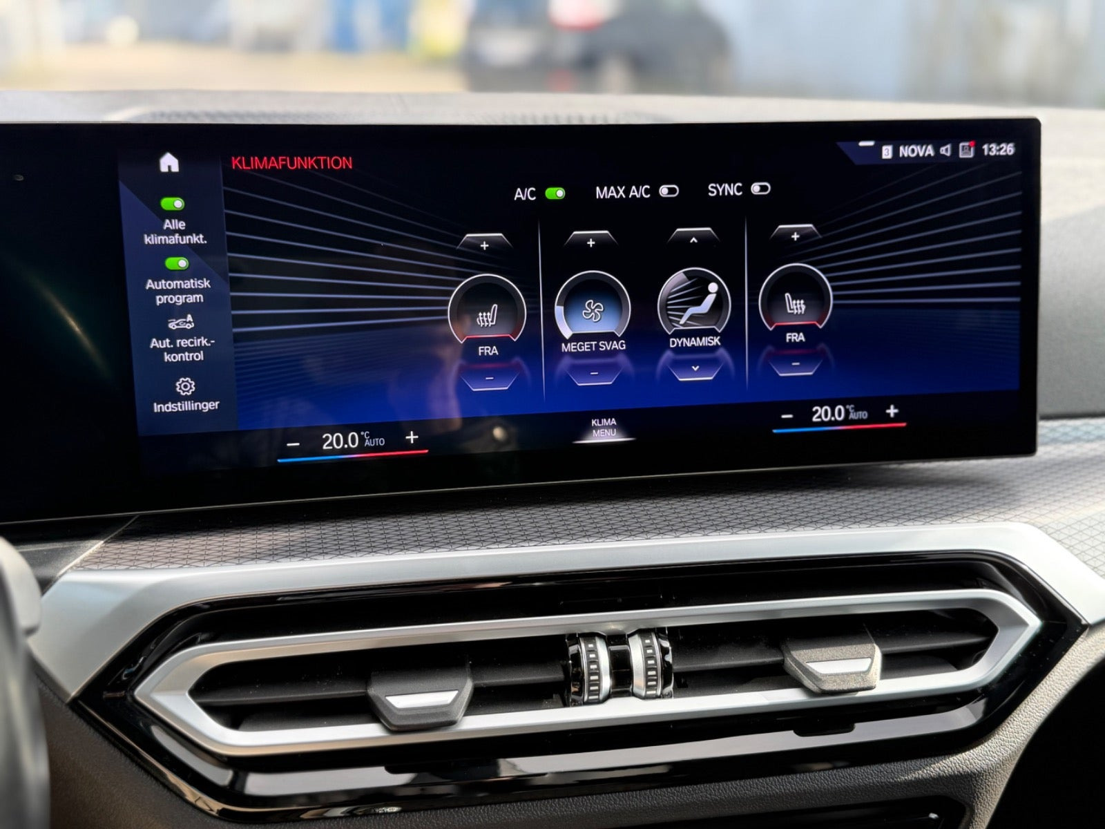 Grå BMW i4 fra 2024