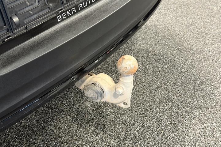 Blå Volvo XC40 fra 2023