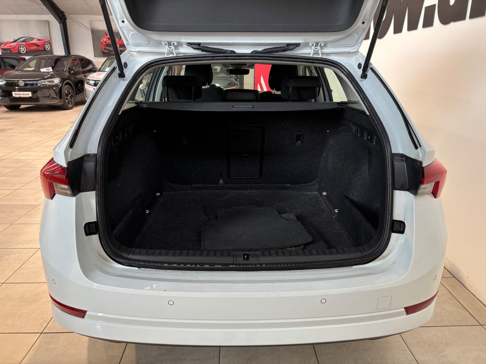 Hvid Skoda Octavia fra 2022