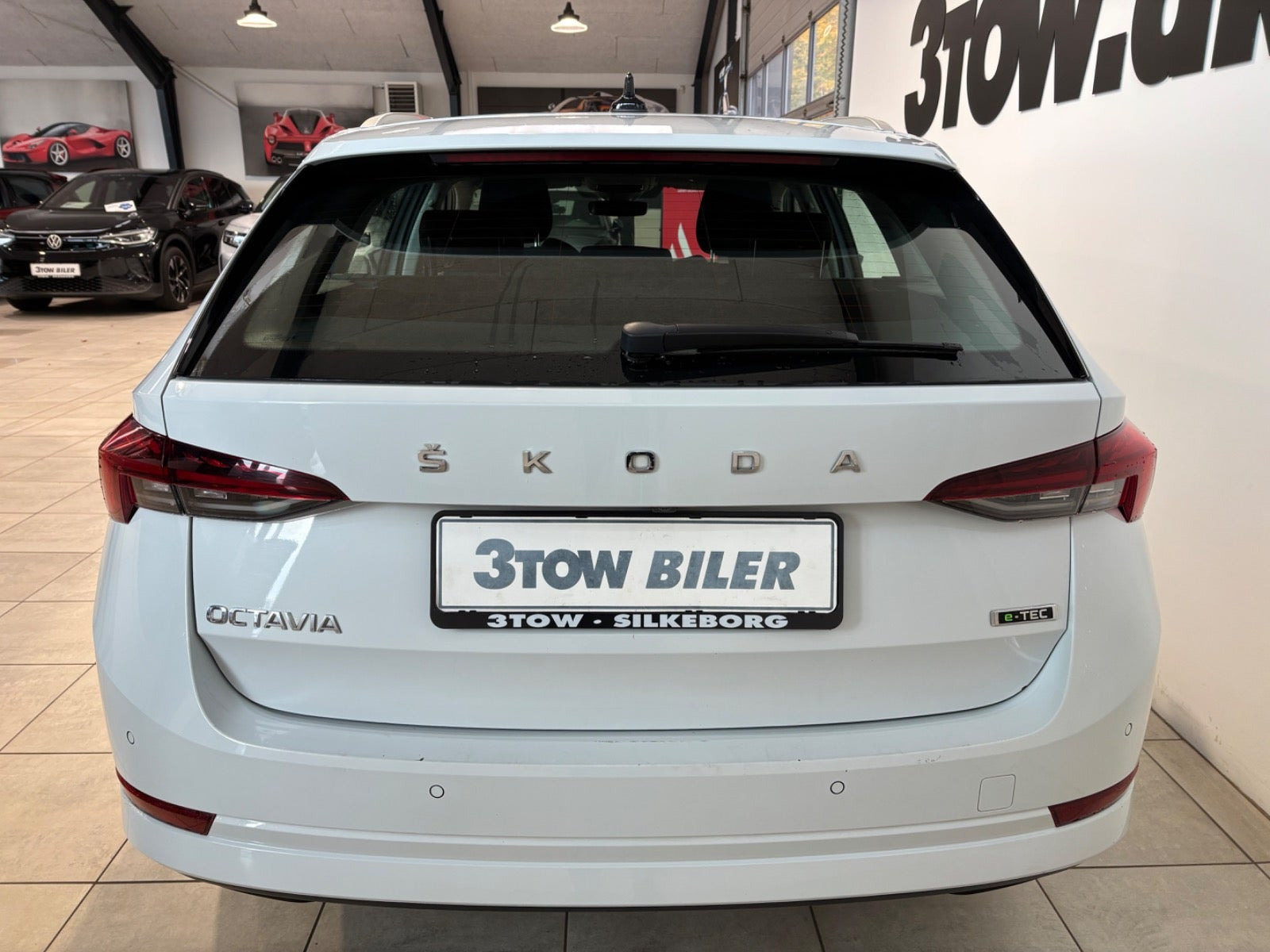 Hvid Skoda Octavia fra 2022