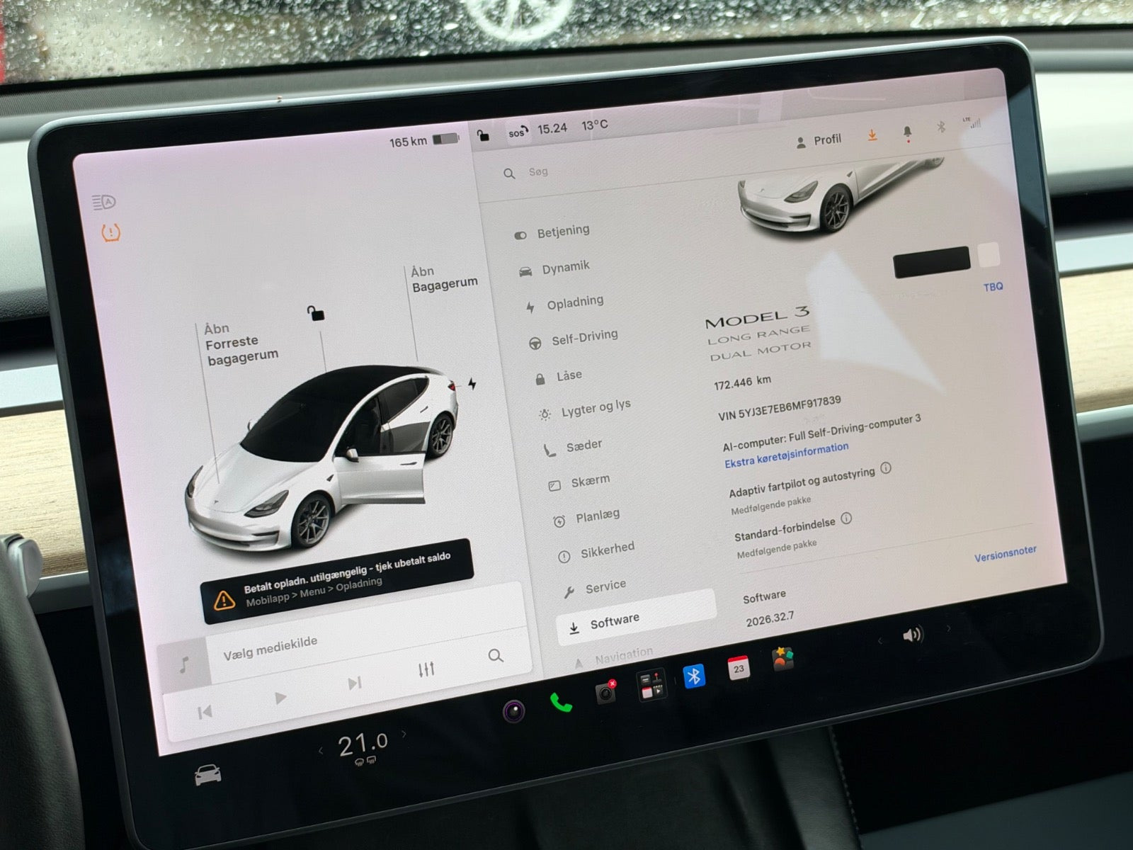 Grå Tesla Model 3 fra 2021