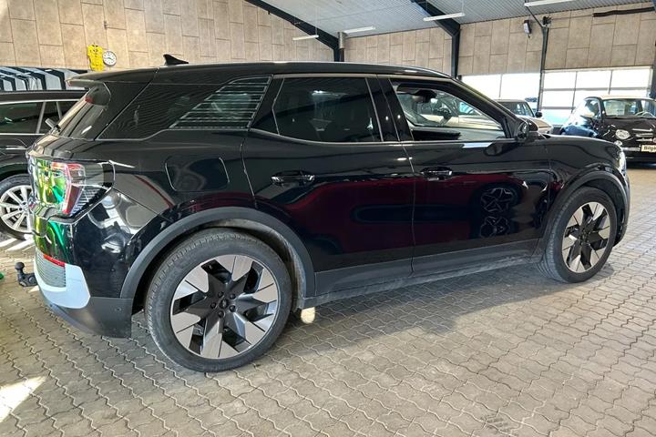 Sort Ford Explorer fra 2025
