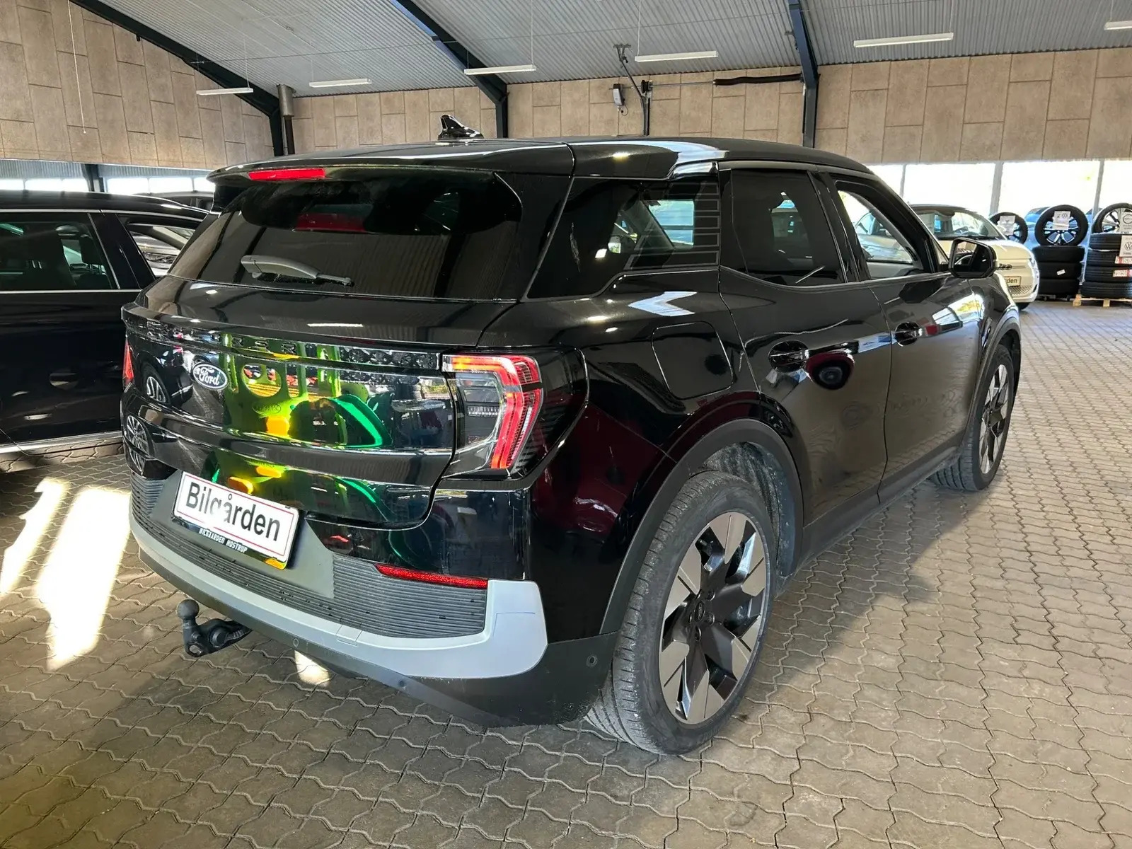 Sort Ford Explorer fra 2025