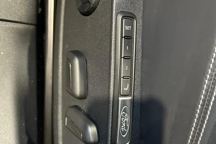 Sort Ford Explorer fra 2025