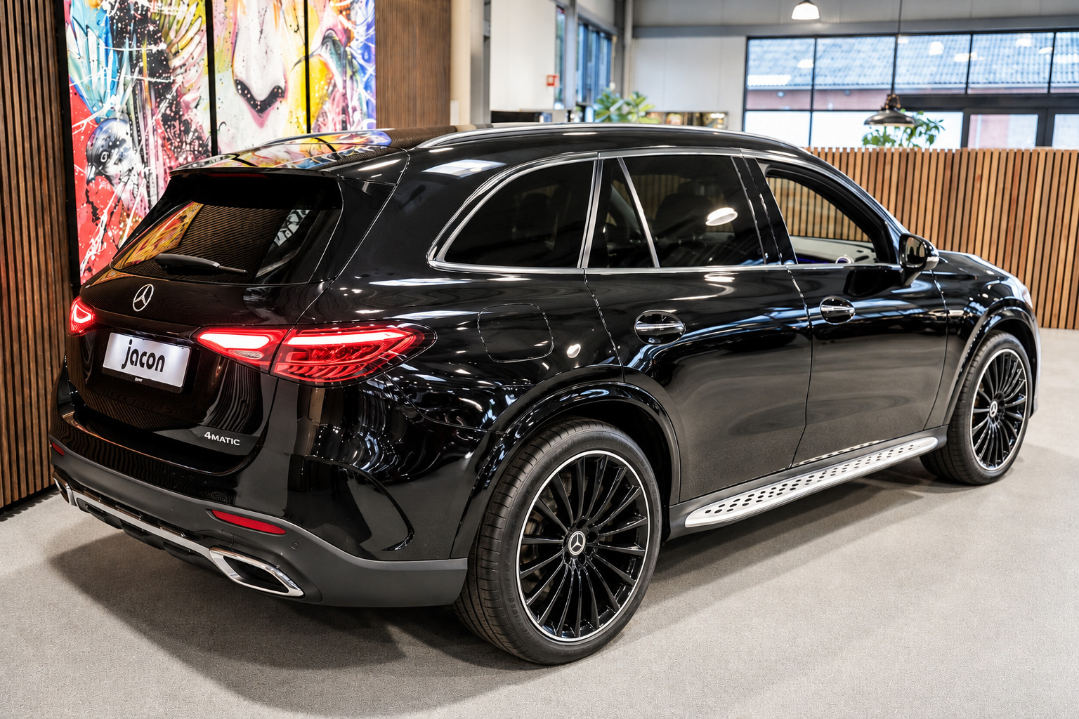 Sort Mercedes GLC300 e fra 2023