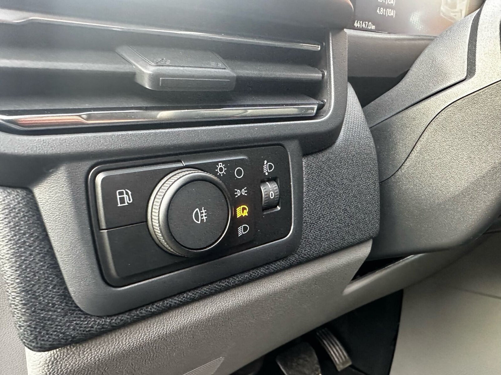 Grå Ford Tourneo Custom 340 L1 fra 2024