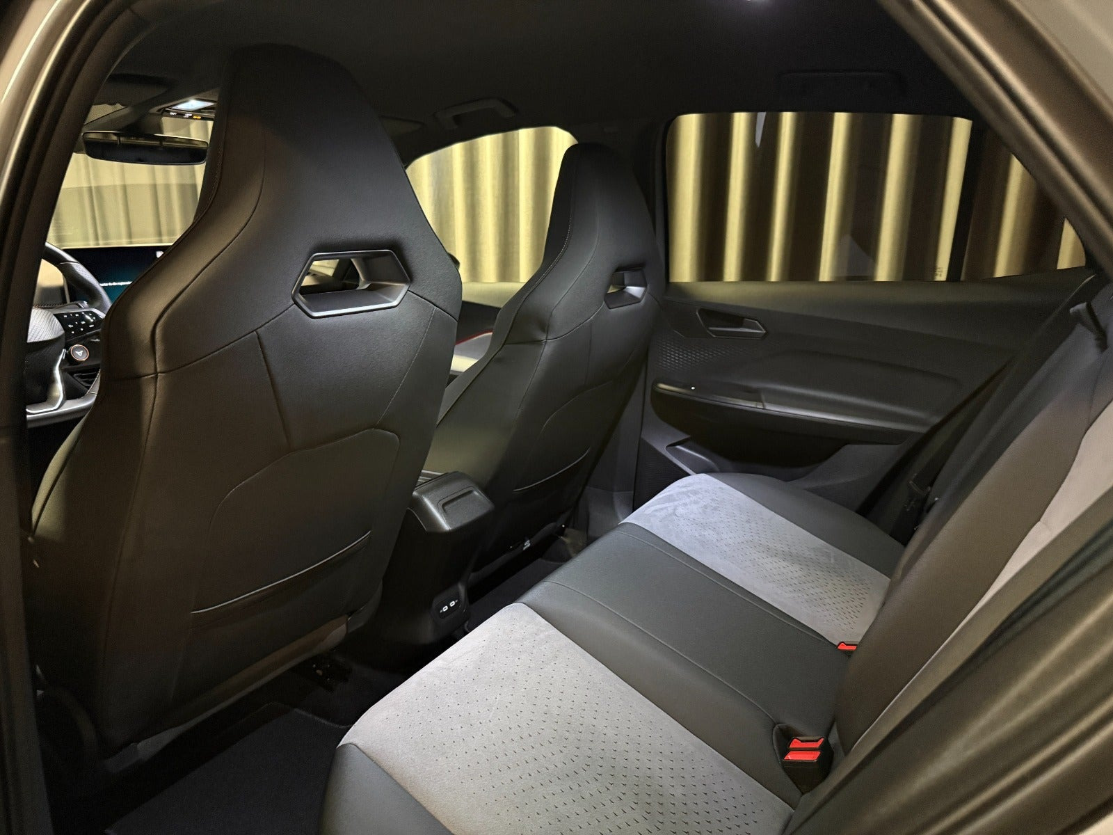Grå Cupra Born fra 2025