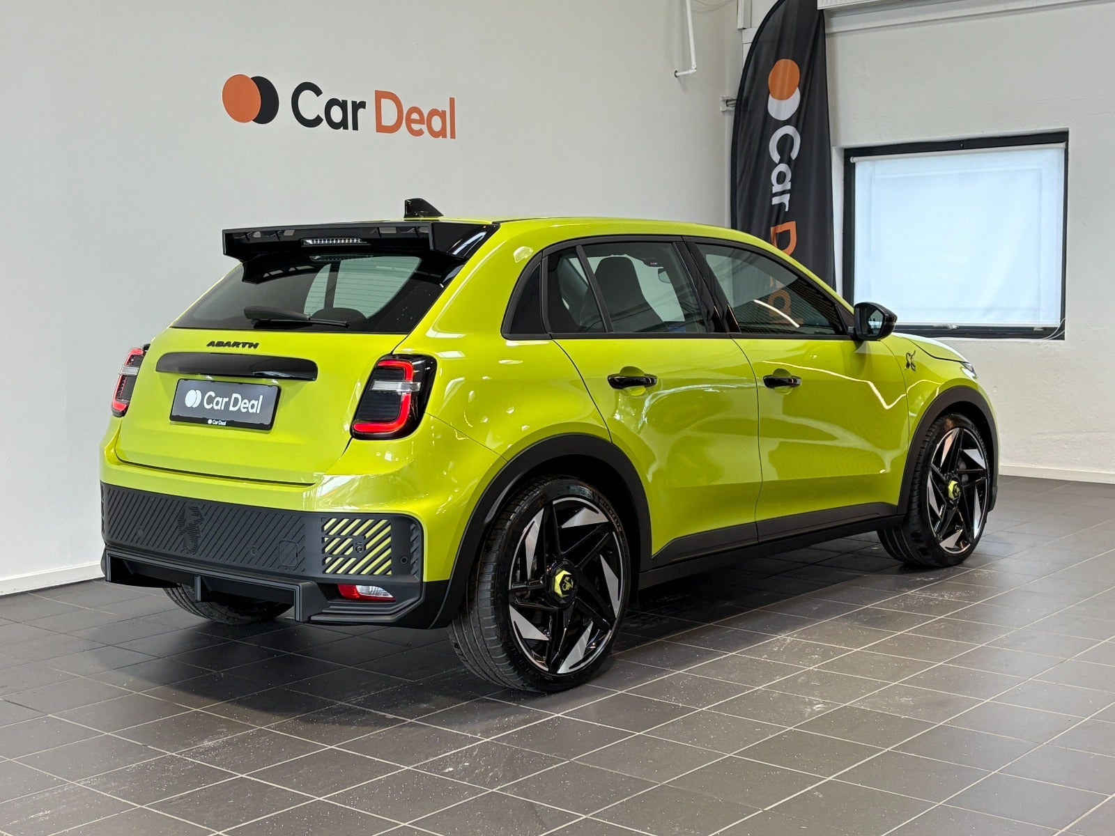 Grøn Abarth 600e fra 2025