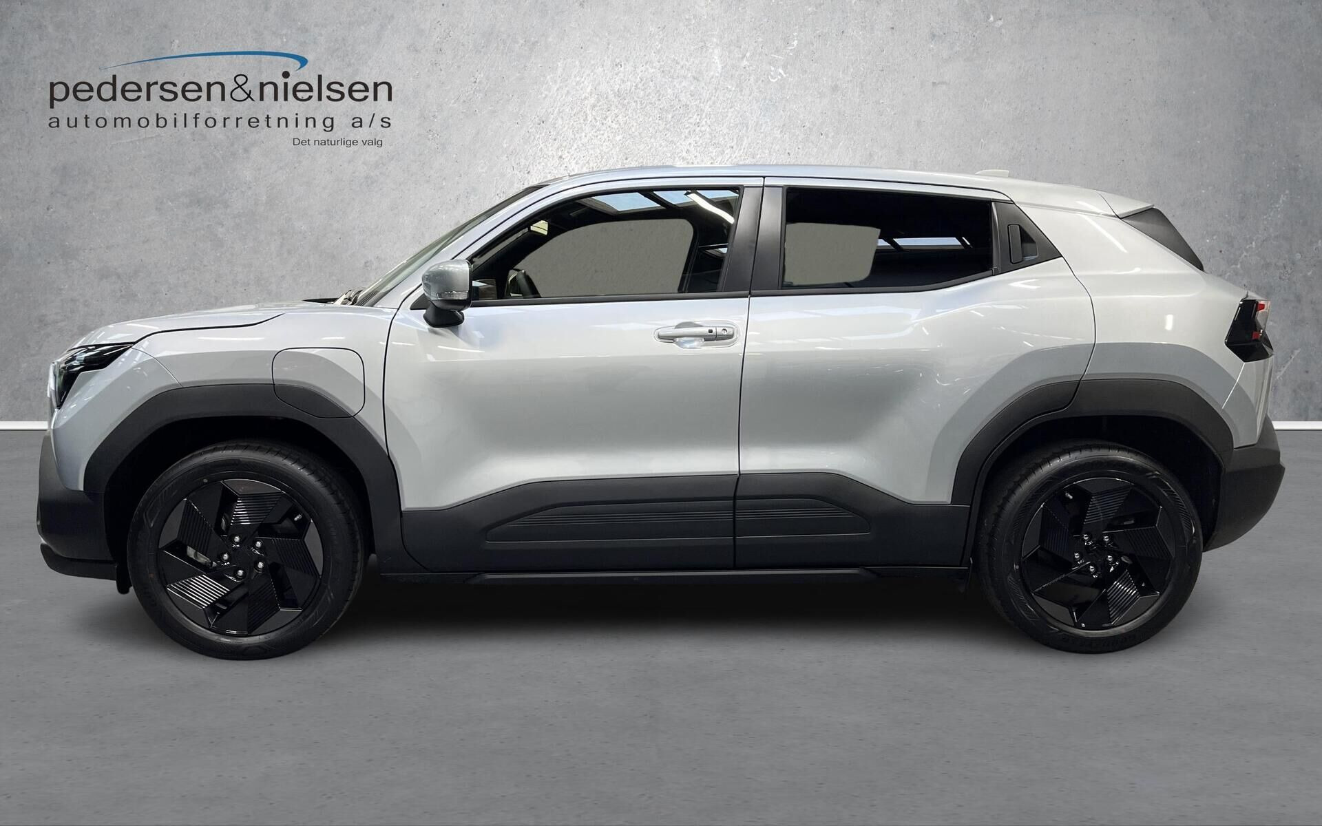 Sølv Suzuki eVitara fra 2025