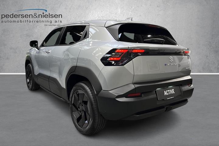 Sølv Suzuki eVitara fra 2025
