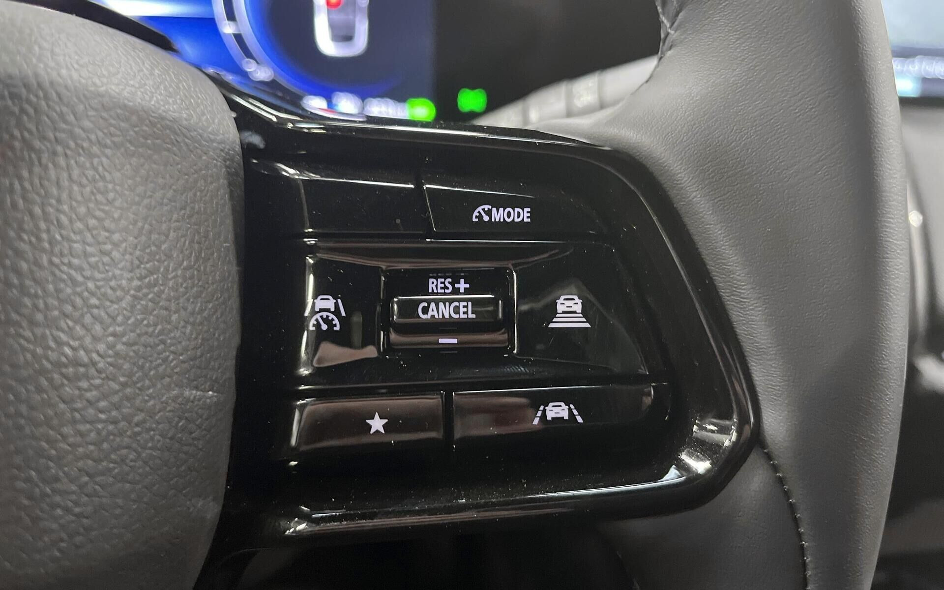 Sølv Suzuki eVitara fra 2025