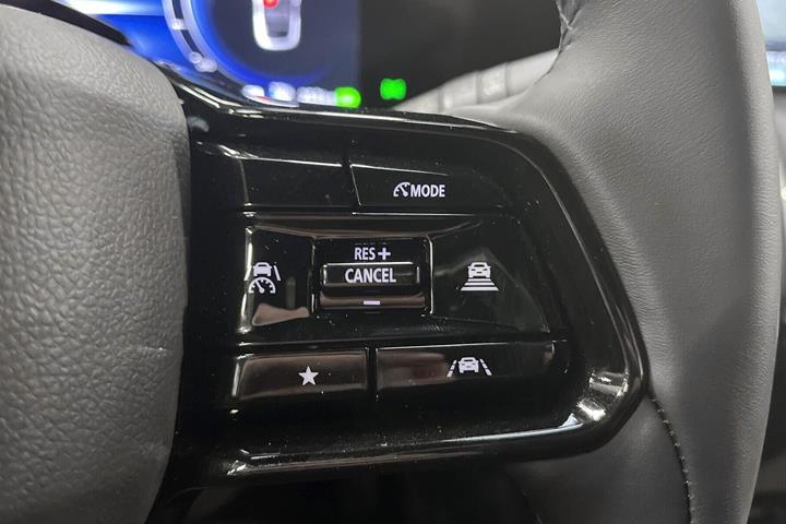 Sølv Suzuki eVitara fra 2025