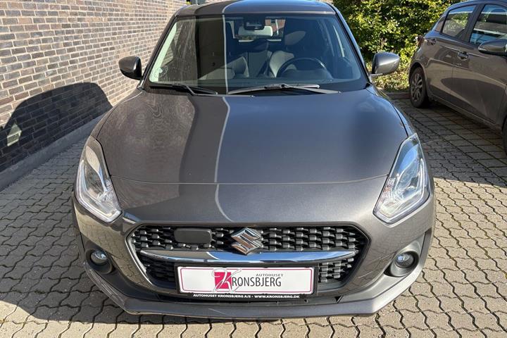 Grå Suzuki Swift fra 2021