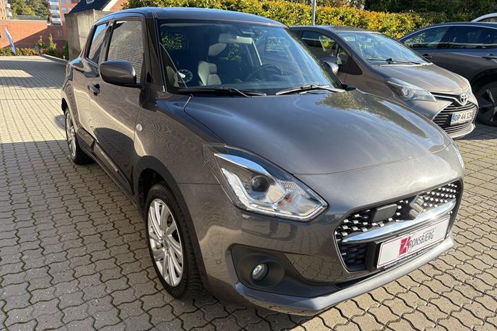 Grå Suzuki Swift fra 2021
