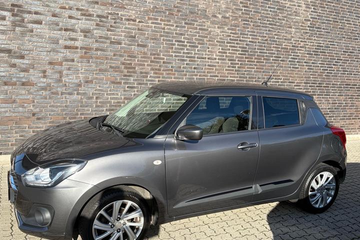 Grå Suzuki Swift fra 2021