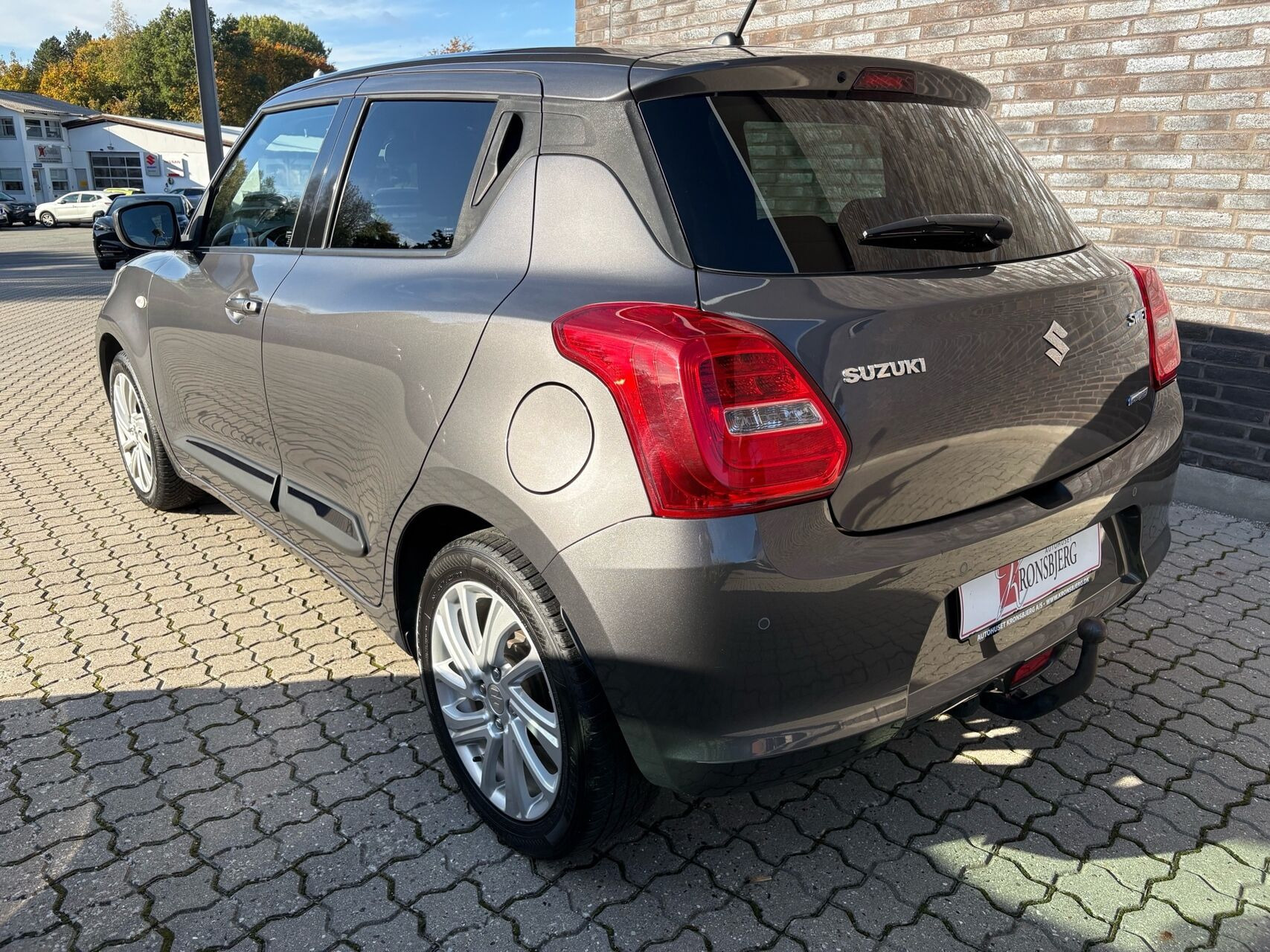 Grå Suzuki Swift fra 2021