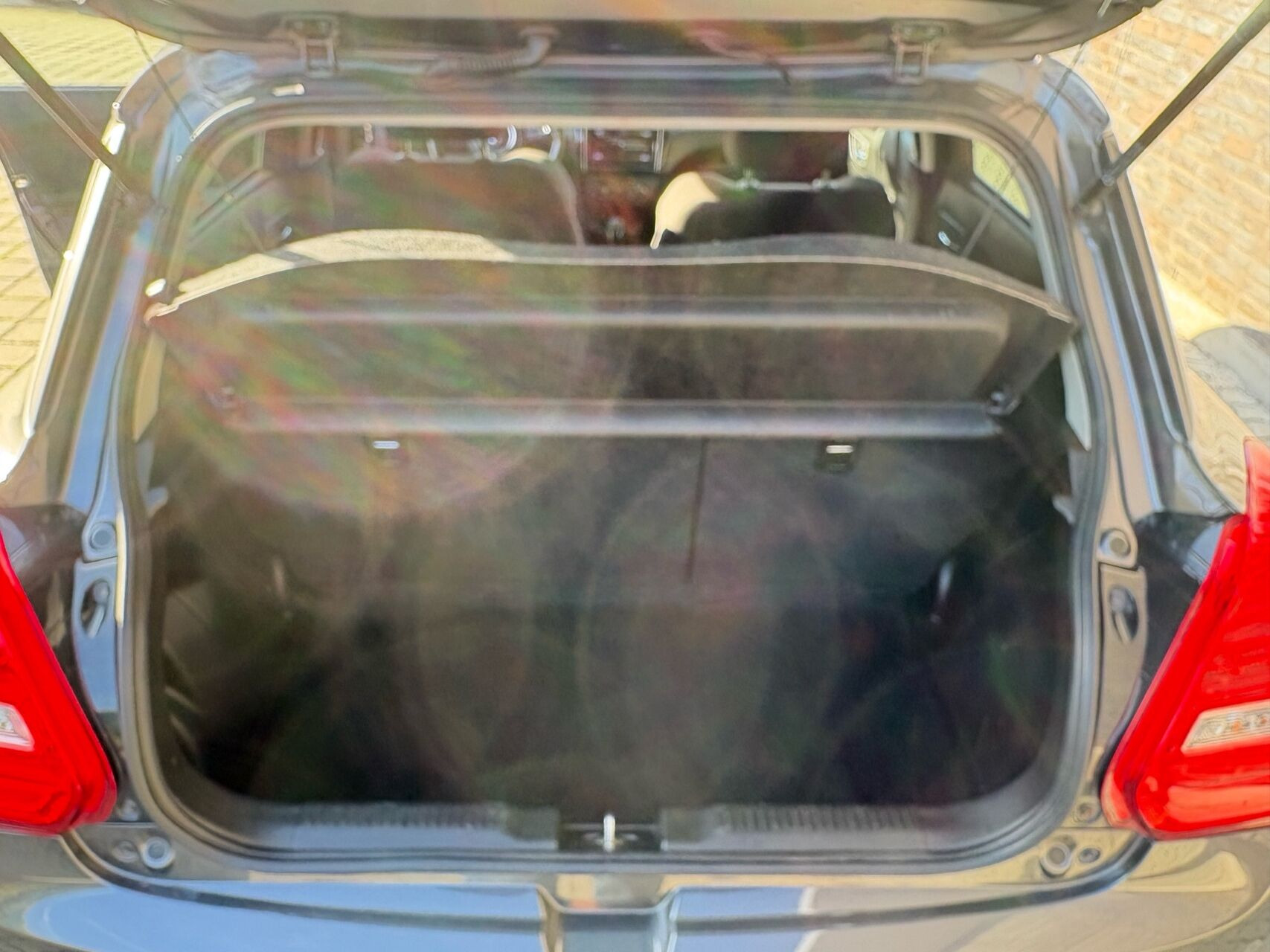 Grå Suzuki Swift fra 2021