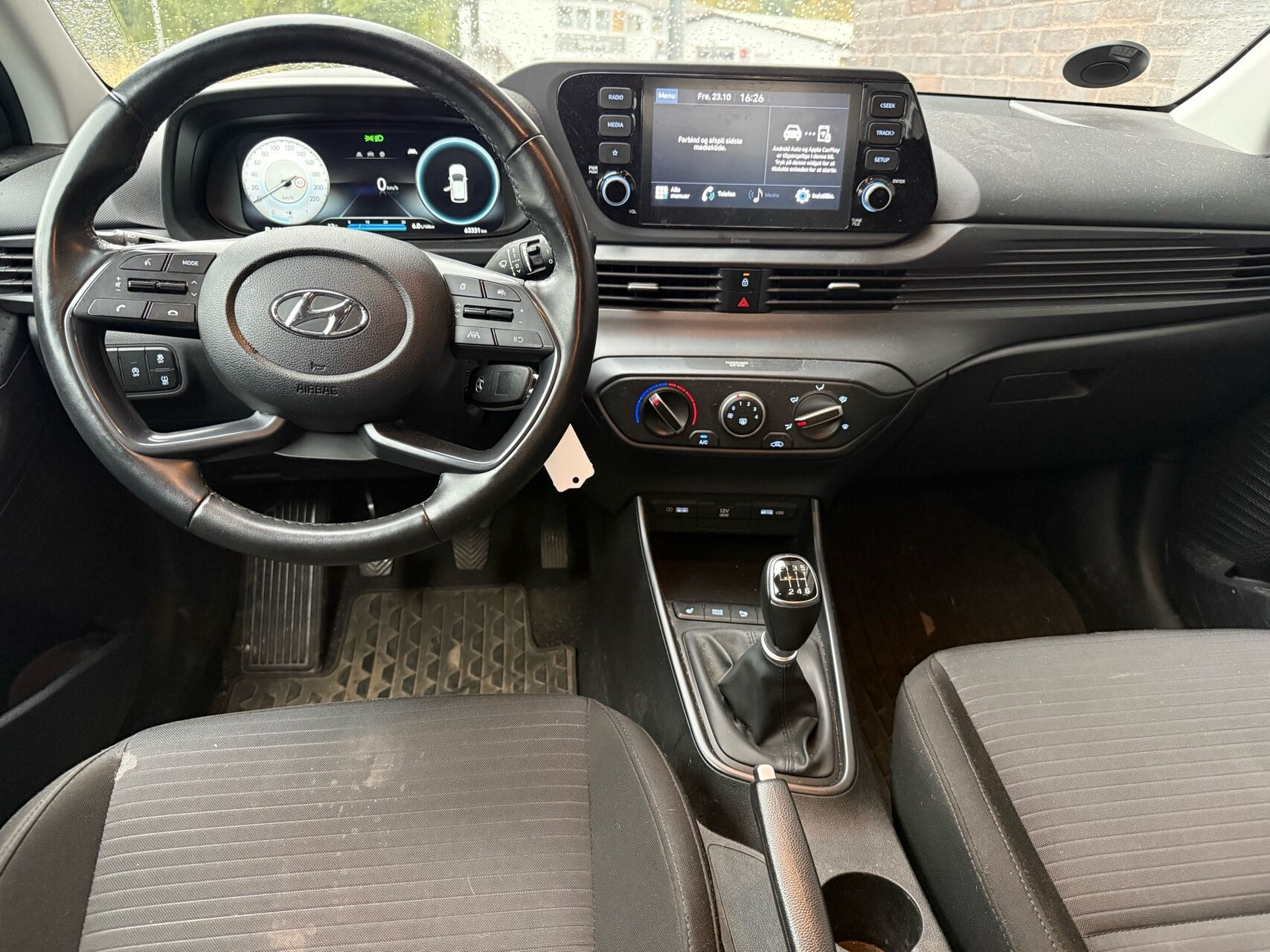 Hvid Hyundai i20 fra 2022