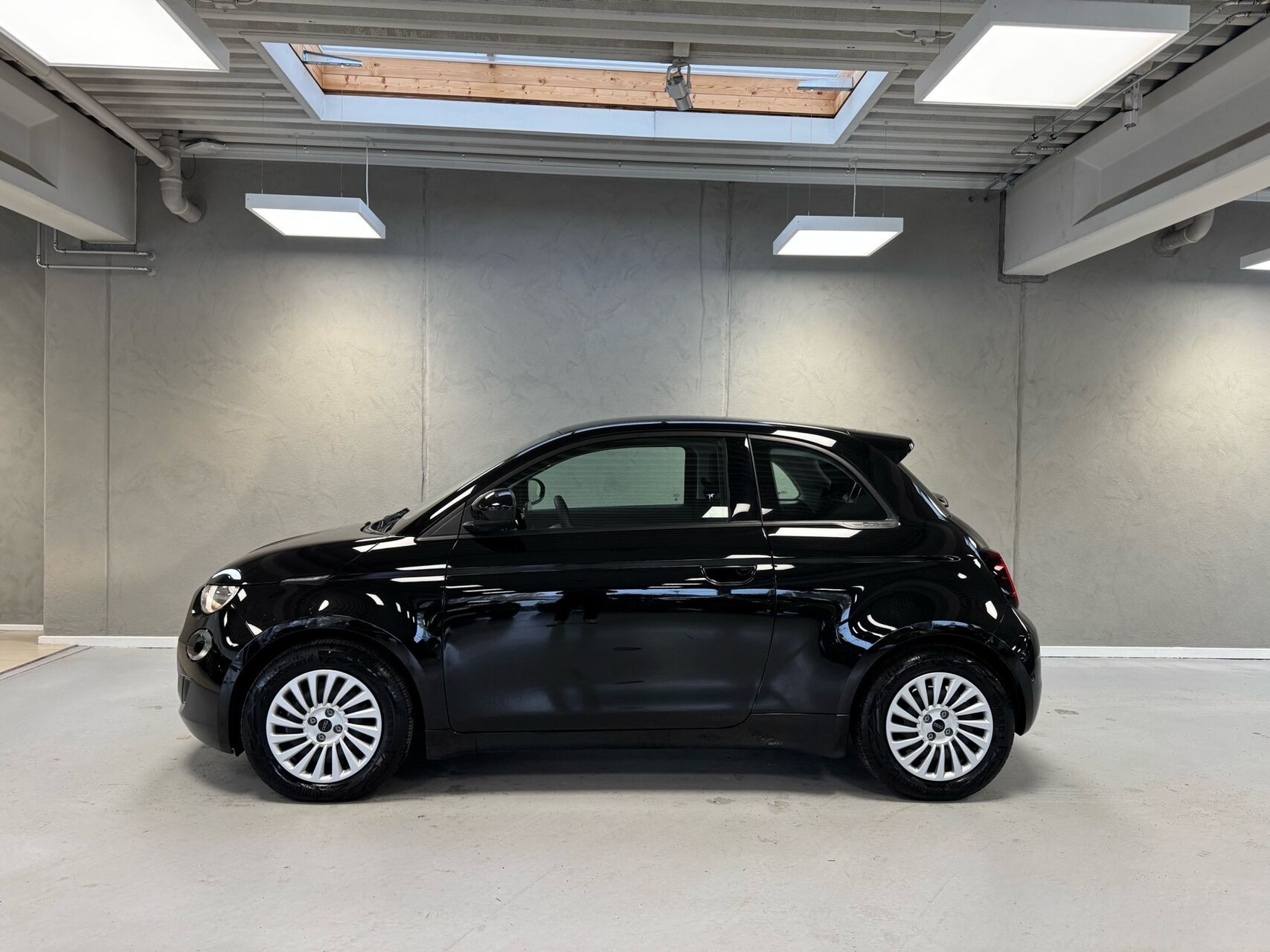 Sort Fiat 500e fra 2023
