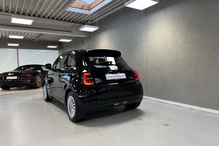 Sort Fiat 500e fra 2023