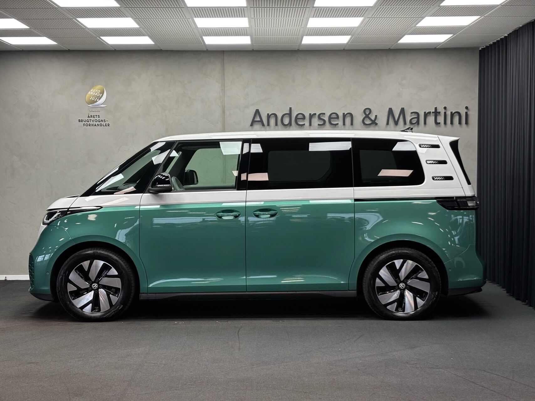 Grøn VW ID.Buzz fra 2024