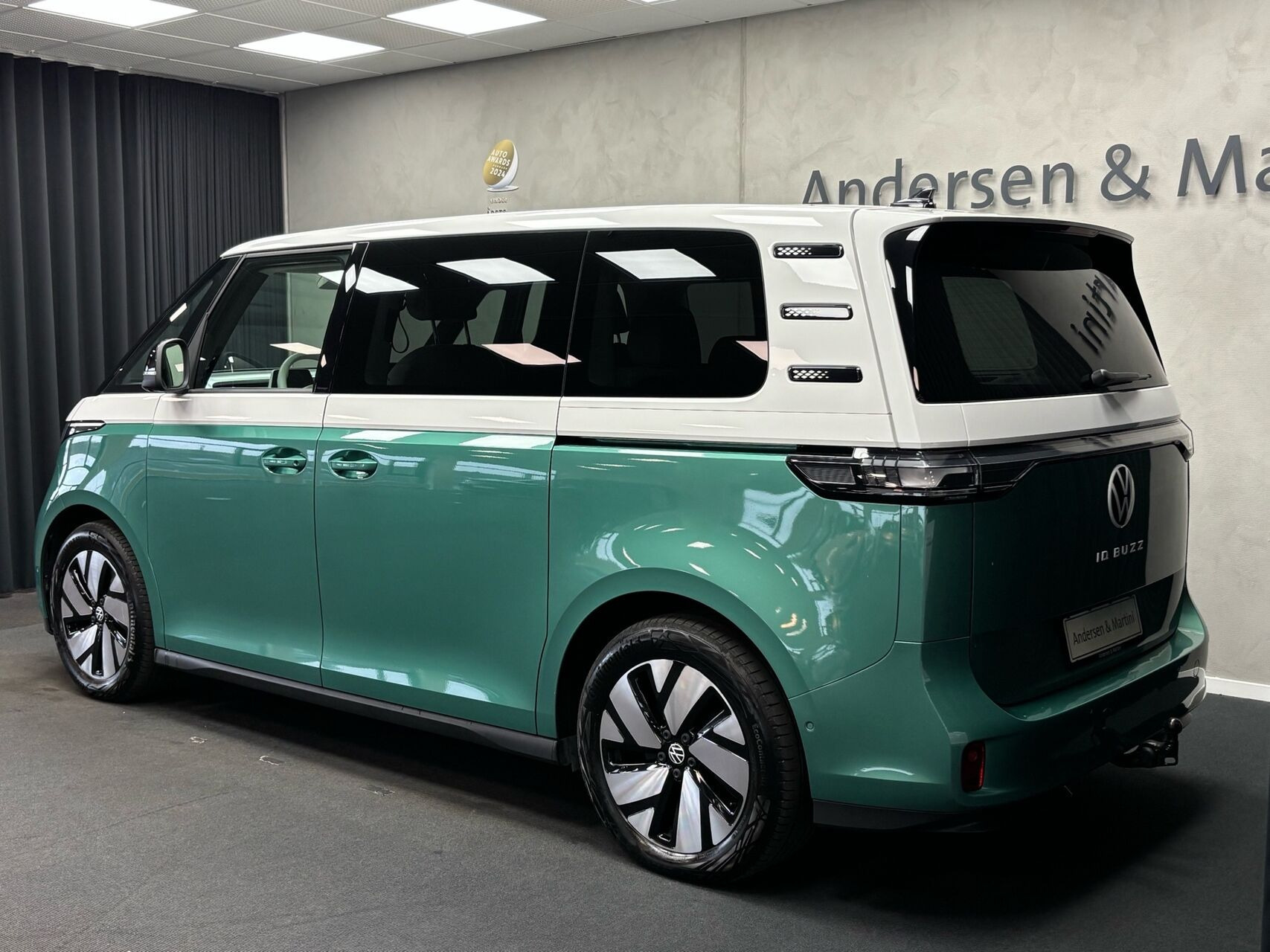 Grøn VW ID.Buzz fra 2024