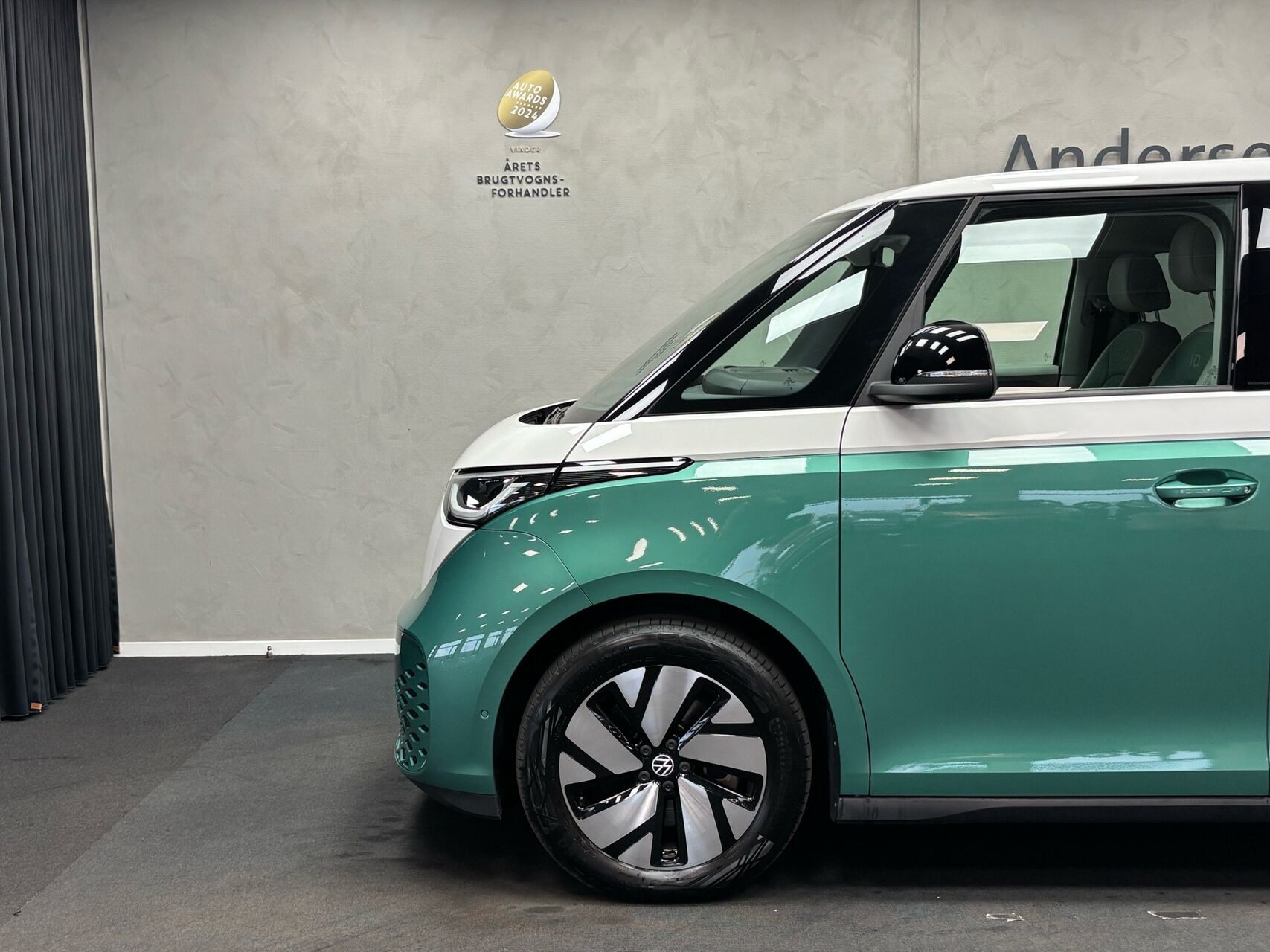 Grøn VW ID.Buzz fra 2024