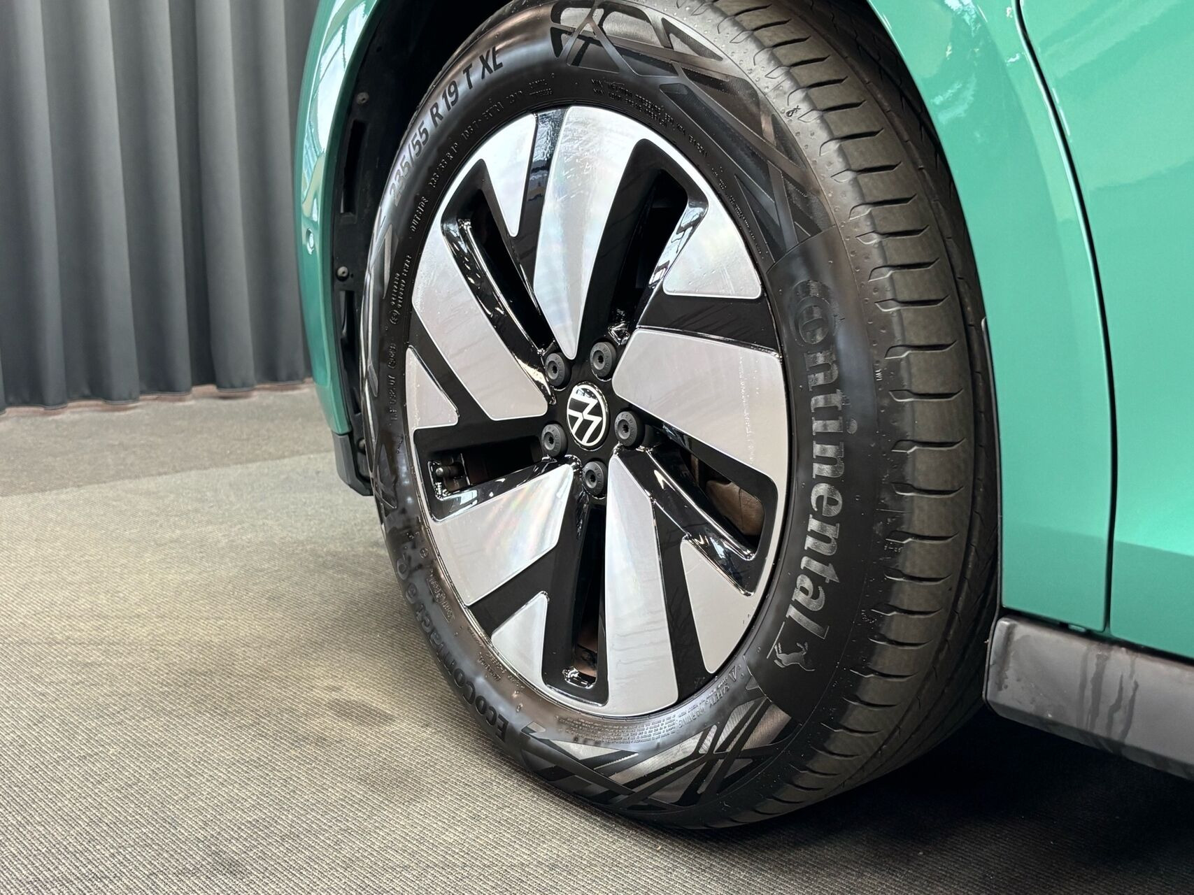 Grøn VW ID.Buzz fra 2024