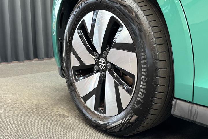 Grøn VW ID.Buzz fra 2024