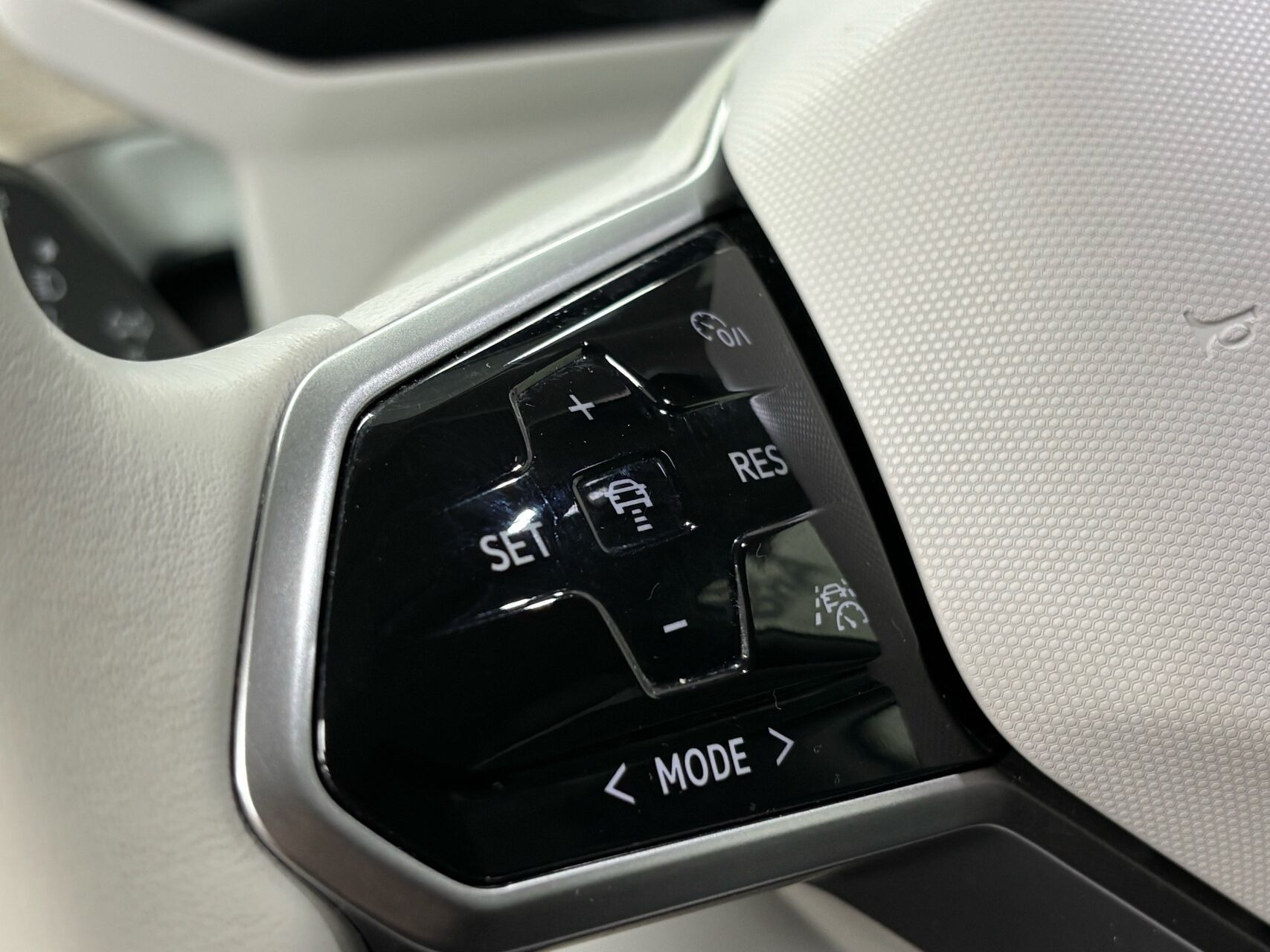 Grøn VW ID.Buzz fra 2024