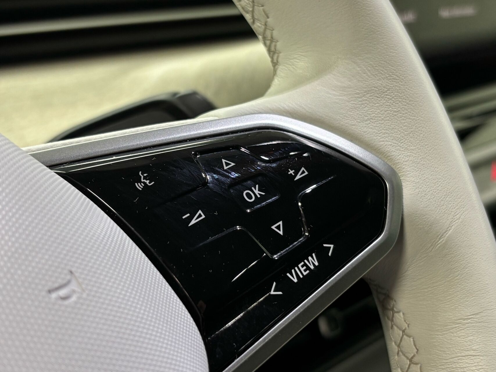 Grøn VW ID.Buzz fra 2024