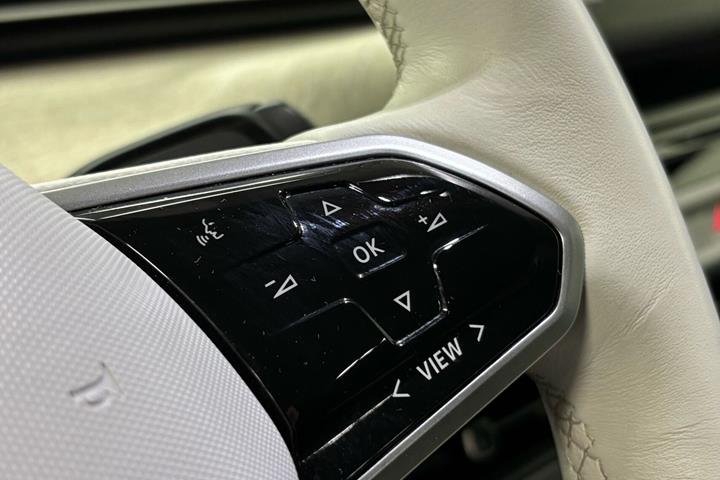 Grøn VW ID.Buzz fra 2024