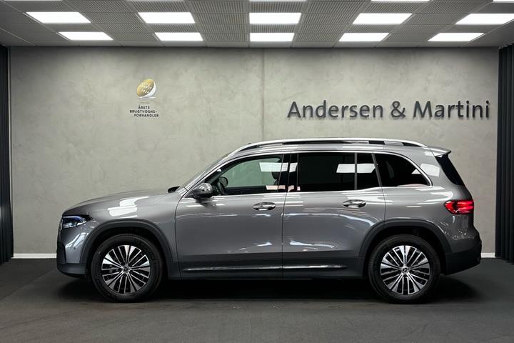 Grå Mercedes EQB250+ fra 2025