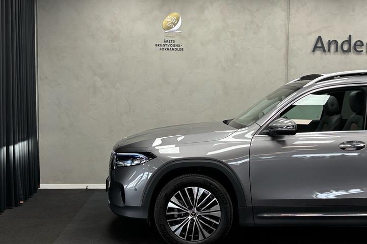 Grå Mercedes EQB250+ fra 2025