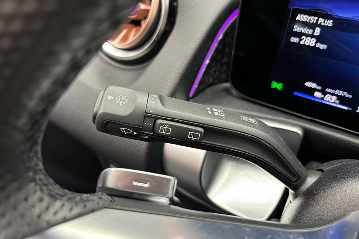 Grå Mercedes EQB250+ fra 2025