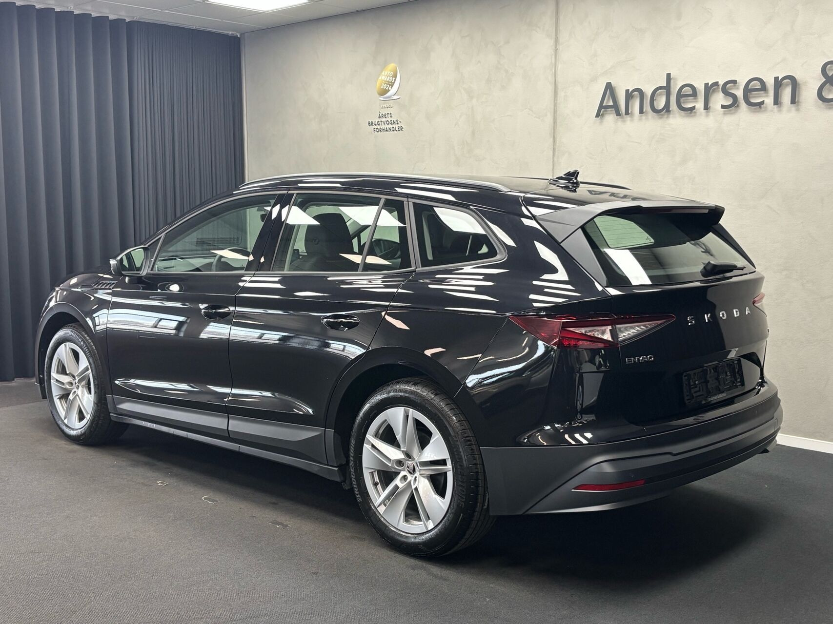 Sort Skoda Enyaq fra 2024