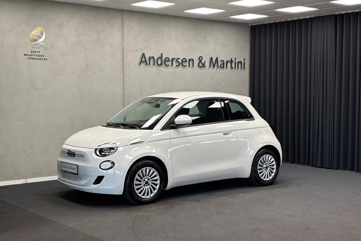 Hvid Fiat 500e fra 2023