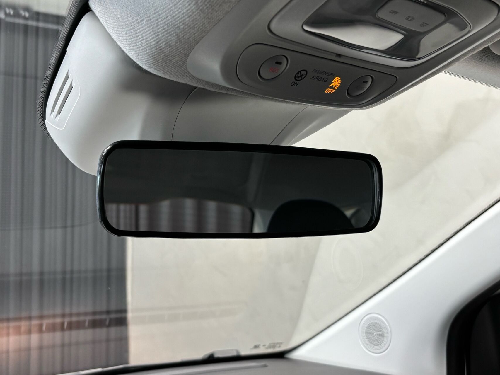 Hvid Fiat 500e fra 2023