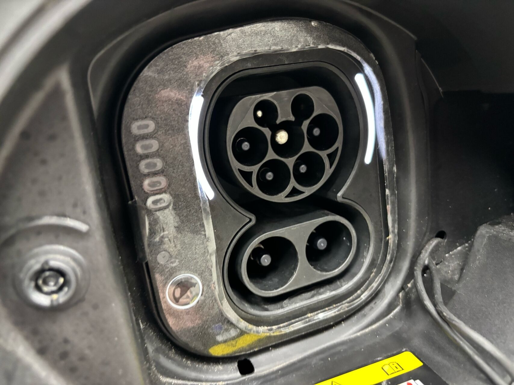 Hvid Fiat 500e fra 2023