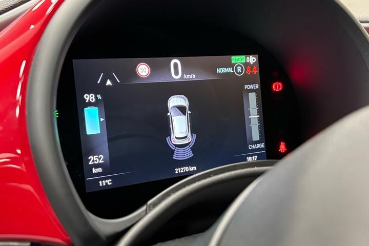 Rød Fiat 500e fra 2023
