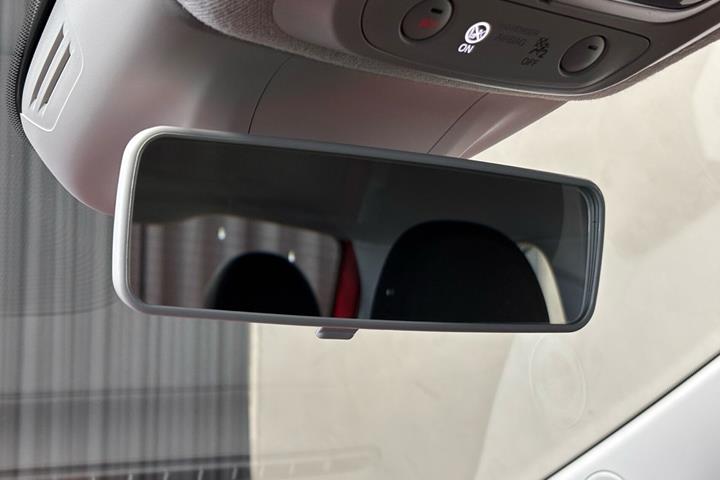 Rød Fiat 500e fra 2023