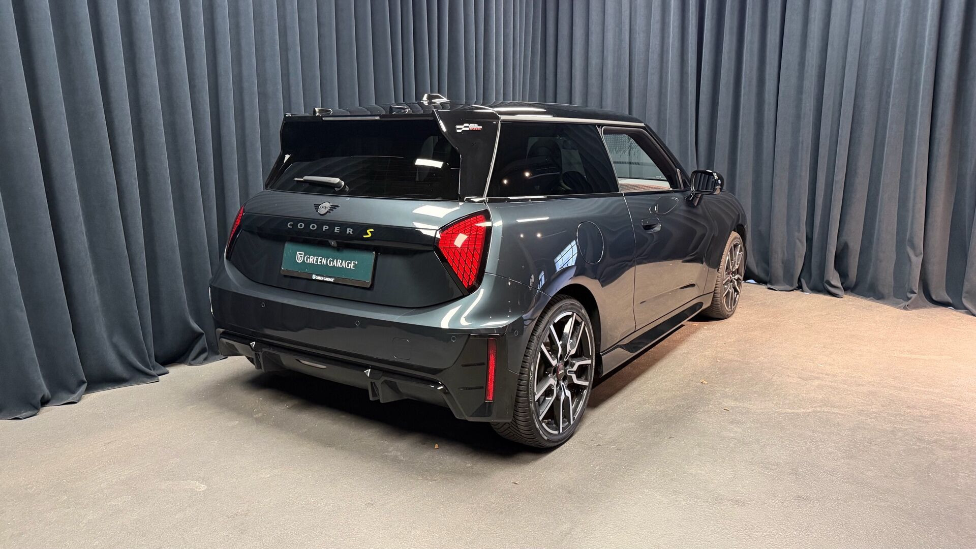Grå Mini Cooper fra 2024