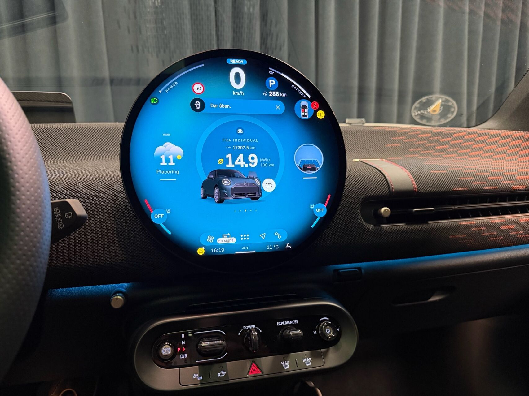 Grå Mini Cooper fra 2024
