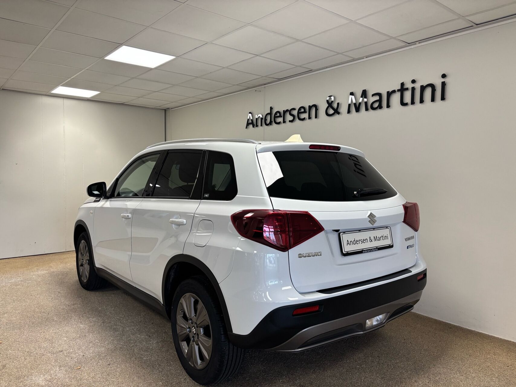 Hvid Suzuki Vitara fra 2023