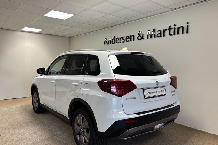 Hvid Suzuki Vitara fra 2023