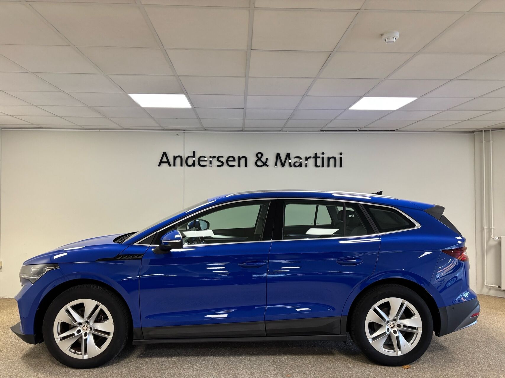 Blå Skoda Enyaq fra 2022