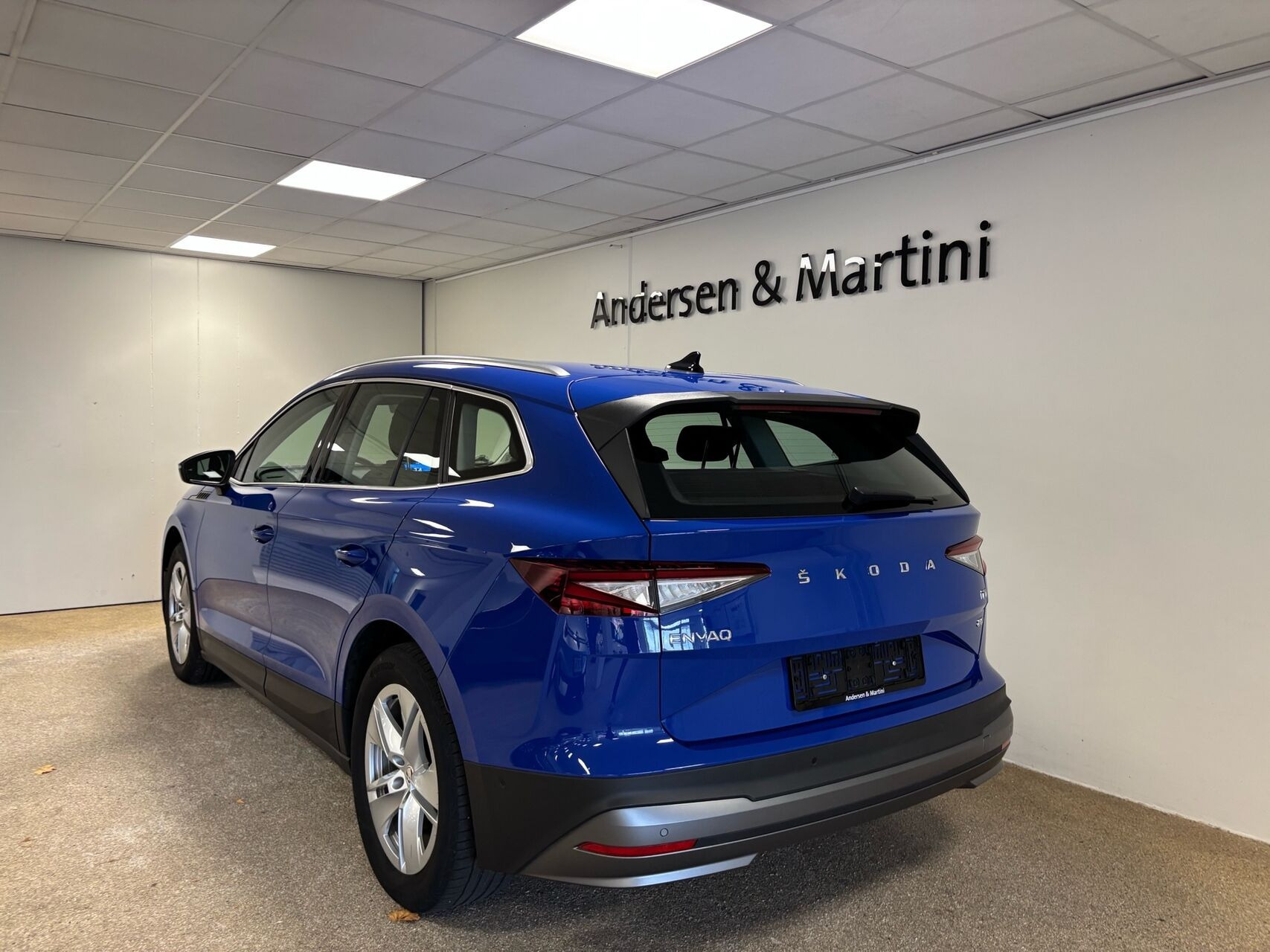 Blå Skoda Enyaq fra 2022